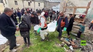 غزة.. انتشال نحو 50 جثمانا من مقبرة عشوائية بعد أشهر من وقف الحرب