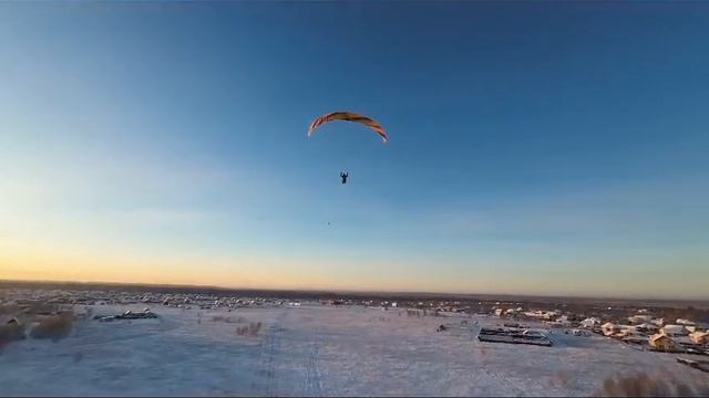 Бросание запаски на затяжке лебёдкой. Что случилось? Пишите ваши комментарии.