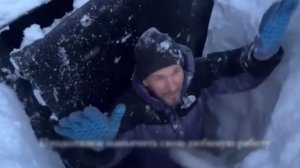 Жители Камчатки сняли свои попытки выбраться из заблокированных снегом подъездов