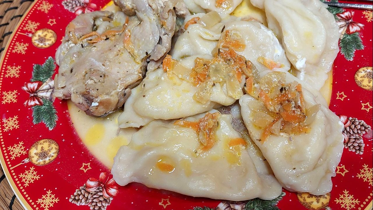 Домашние вареники со сливочной картофельной начинкой. Тесто идеальное. смотреть онлайн