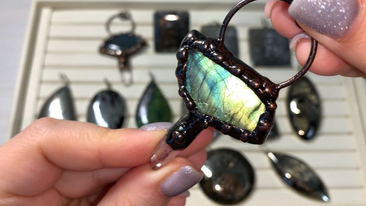 ЛИСА И МОПС. НАТУРАЛЬНЫЕ МИНЕРАЛЫ. НИЗКИЕ ЦЕНЫ. 14.01.2026 МАХ Telegram +79024906222 смотреть онлайн