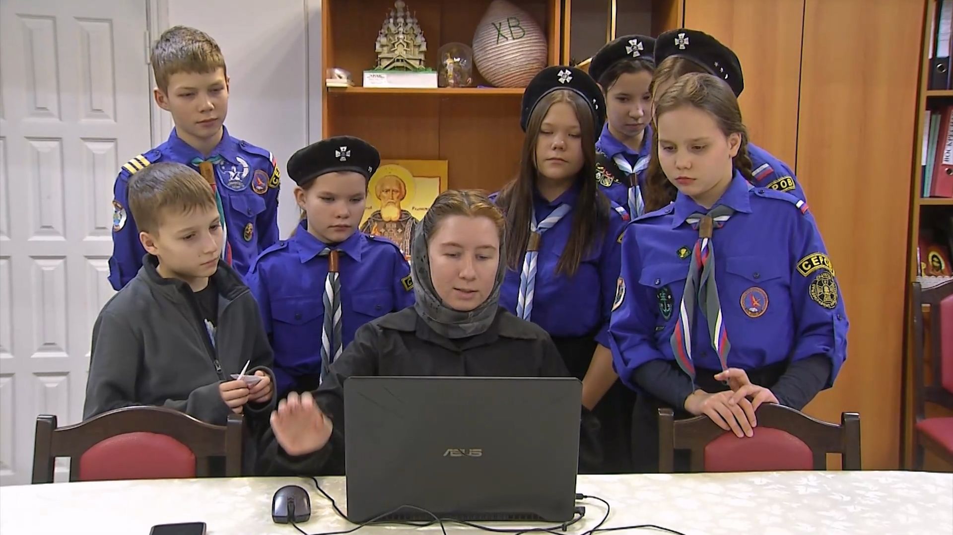 Юные следопыты Серова побывали на Рождественском сборе в Лесном смотреть онлайн