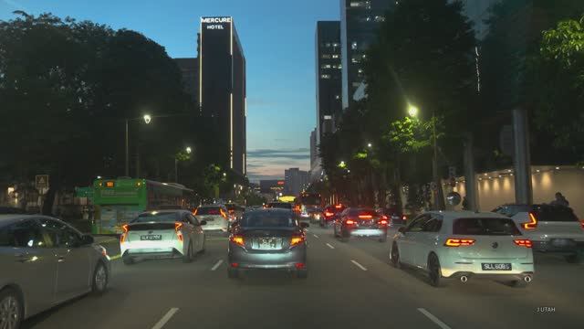 🇸🇬 Сингапур - ночная поездка по городу смотреть онлайн