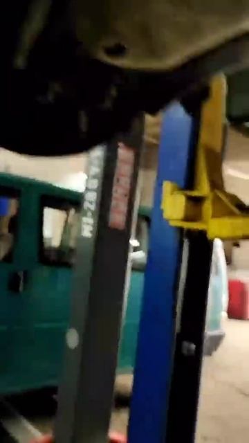 АБС СРАБАТЫВАЕТ НА СУХОМ АСФАЛЬТЕ | Срабатывает абс на маленькой скорости #subscribe #shortsvideo смотреть онлайн