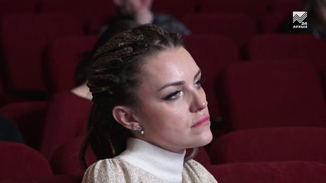 В колледже культуры и искусств им. Даурова состоялся поэтический моноспектакль «Балкон» смотреть онлайн