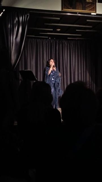 Я СЛОВНО БАБОЧКА К ОГНЮ