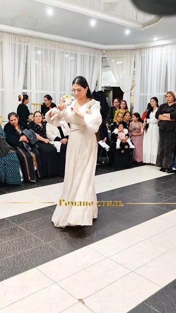 🔥Цыганочка Света красиво танцует🔥#красавица#ябьяв#цыганская#свадьба#2025#роскошная#романо#cтиль смотреть онлайн