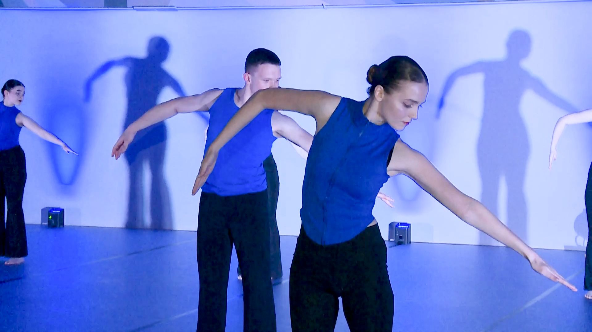 Студенты рязанского филиала МГИК сдали экзамен по джазовому танцу смотреть онлайн