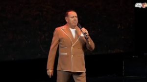 Новогодний Огонёк на канале Жар- птица нар. арт. РФ В. Овсянников сл. В. Королёв муз.аранж. К. Дерр