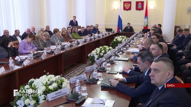 К расчистке последствий недавних снегопадов в регионе подключились даже сельхозпредприятия. смотреть онлайн