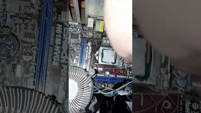 4 сигнала при включении пк нет изображения Решение смотреть онлайн