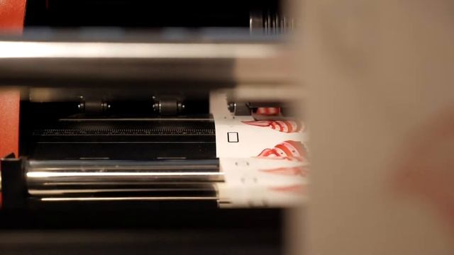 Плоттер для этикеток Saga LC30, рулон-рулон_1080p