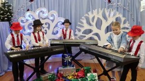 Джаз новогодний младший состав ансамбля ЮниАкс