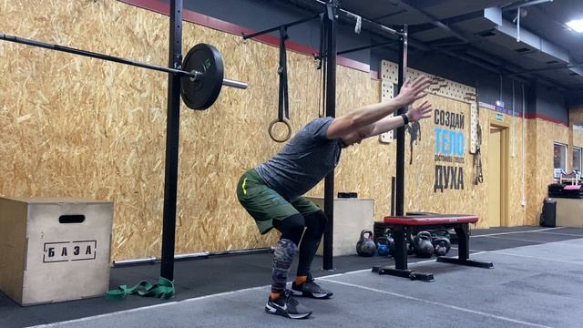 Наклон + присед / Hip Hinge to Squat смотреть онлайн