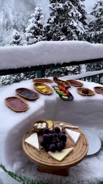 Зима, горы, завтрак смотреть онлайн