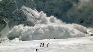 Сильнейший шторм в Кабардино-Балкарии может привести с сходу лавин в курортном Приэльбрусье