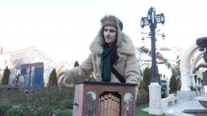 В «Новом Херсонесе» выступил Петербургский шарманщик Александр Лоскутов