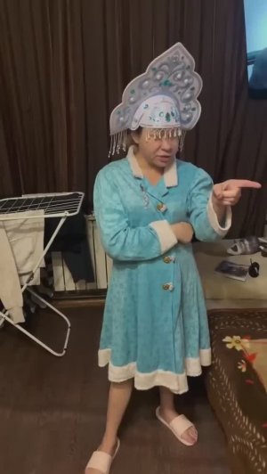 ТАКОЙ ЁЛКИ ВЫ ЕЩЁ НЕ ВИДЕЛИ! БЕЗУМНЫЙ ПАША УСТАНАВЛИВАЕТ ЧУДО