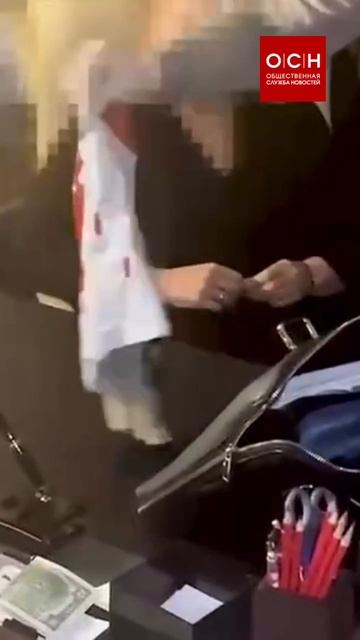 СМИ публикуют кадры обыска у Тимошенко и момент официального предъявления обвинения смотреть онлайн