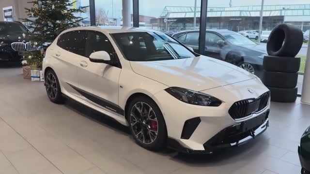 BMW 1 серии 120 Performance 2026 года смотреть онлайн