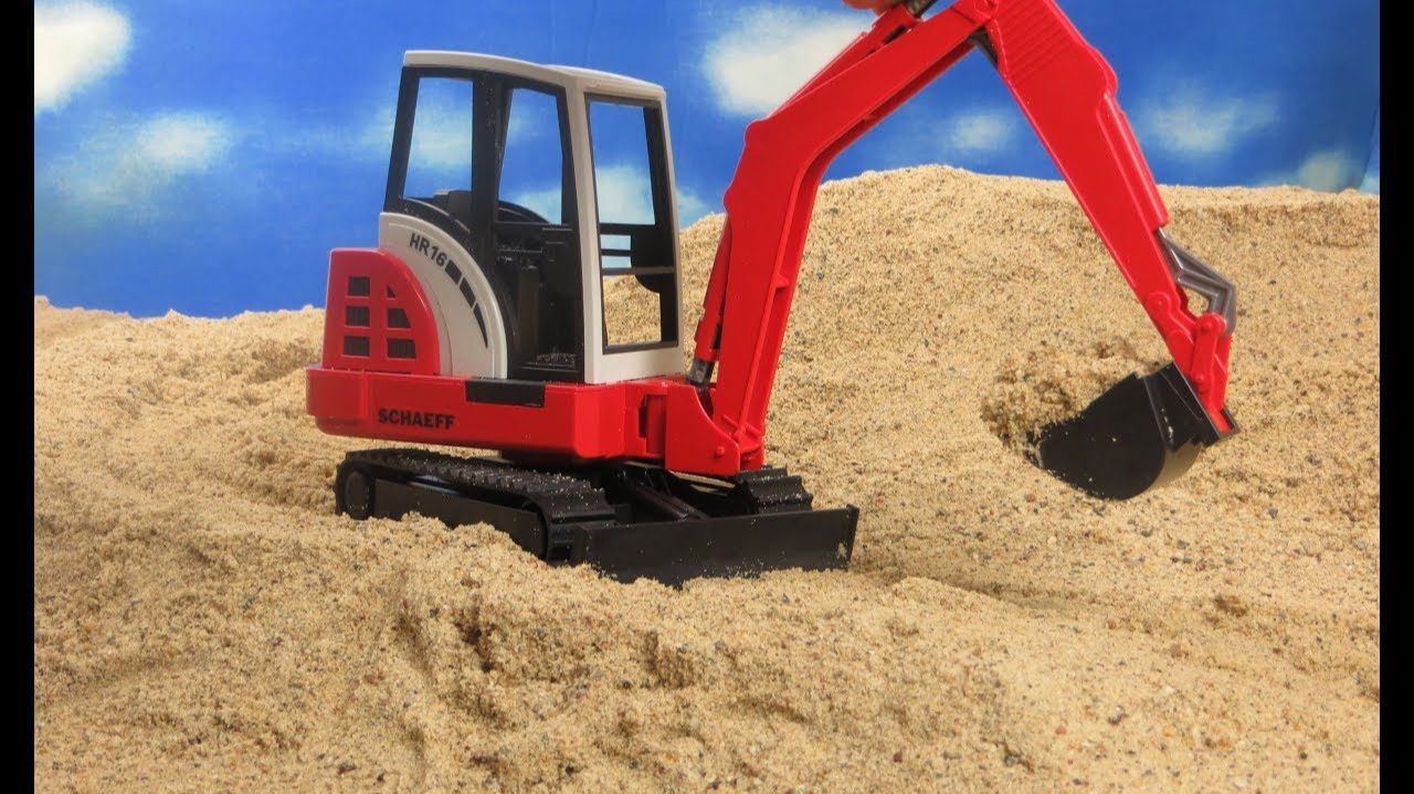 ИГРУШЕЧНЫЙ ЭКСКАВАТОР. МУЛЬТИКИ ДЛЯ ДЕТЕЙ смотреть онлайн