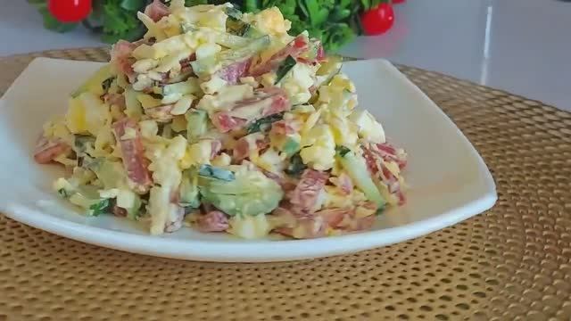 Салат  Столичный  за 5 минут! Друзья обалдели, когда попробовали. Очень вкусно! смотреть онлайн