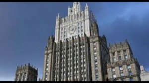 Протестующие заблокировали машину британского дипломата у здания МИД в Москве