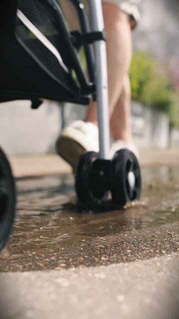 Коляска-трость Indigo BONO – это компактное и надежное решение для прогулок с малышом. смотреть онлайн