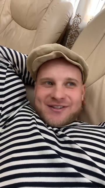 🔥😂 Младший Брат Влюбился (смешное видео, юмор, приколы, поржать) смотреть онлайн