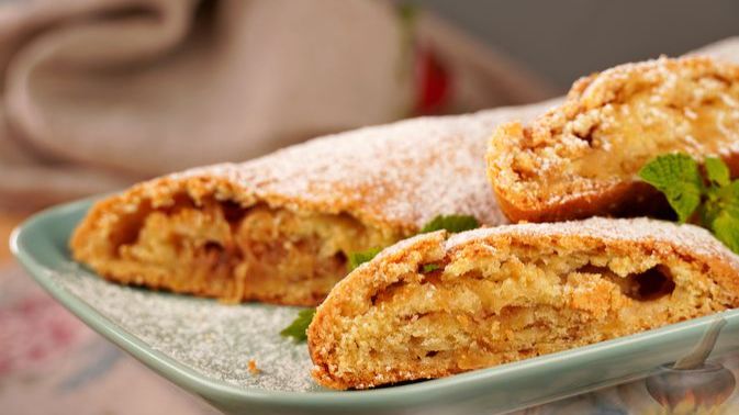 ПЕСОЧНЫЙ ШТРУДЕЛЬ С ЯБЛОКАМИ смотреть онлайн