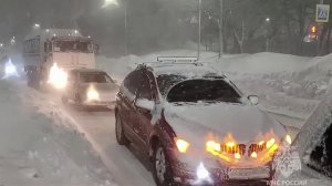 На Камчатке устраняют последствия нового циклона, который принес осадки и ураганный ветер.