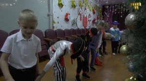 Первоклассники на елке