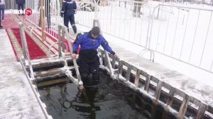 Проверка подготовки купелей к празднованию Крещения