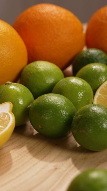 Как сделать идеальный сок из цитрусов, без мякоти с максимальным количеством сока? смотреть онлайн