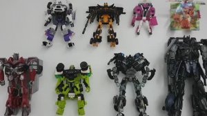 Игрушки из фильма Трансформеры с Оптимусом Праймом, Бамблби, Жестяным Стражем и главными трансформер