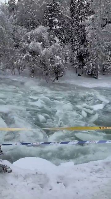 Ледовое цунами сняли где-то на северо-западе Китая