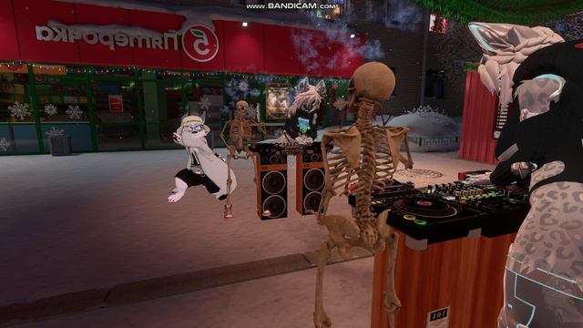 VRChat Тусямба смотреть онлайн