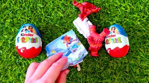 Собираем игрушки из одного Киндера Макси и двух Киндеров поменьше