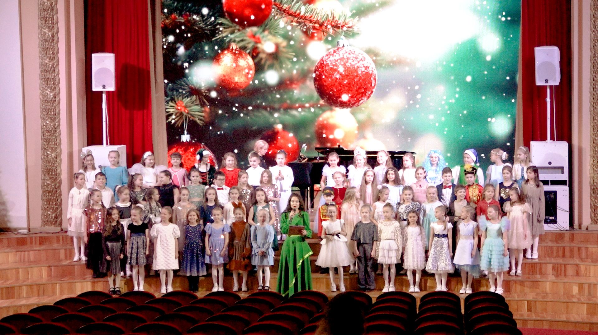 Новогодний концерт хора Капелька (Алексеева НД) смотреть онлайн