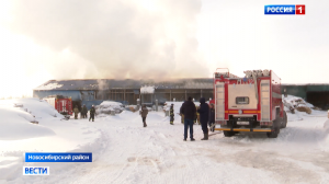 На окраине Новосибирска произошёл крупный пожар на складе пиломатериалов