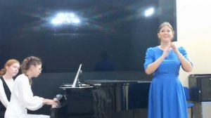 (1а) -20251014_17:34:31 -поёт Вероника Банарь.