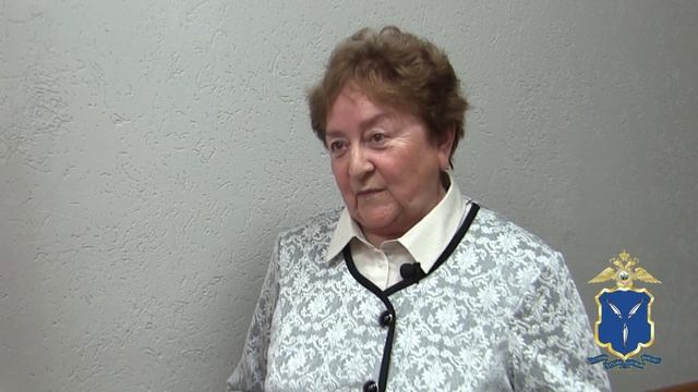 В Саратове полицейские вручили российский паспорт 74-летней пенсионерке, прибывшей из Украины смотреть онлайн