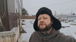 Бегу кормить хозяйство ПОДВАЛ ИЛЬИЧА Сибирь