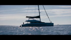 Глен Пауэлл и Маргарет Куолли во втором трейлере фильма Наследник