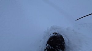 Новый вездеход Тайпан,  с дизельным двигателем в глубоком снегу.