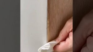 Подклеиваем обои. Если проблема не сопровождается обилием складок и пузырей под обоями, ее можно ис