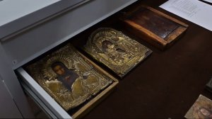 В Магаданский областной краеведческий музей вернулись две старинные иконы после реставрации
