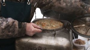 Вкусное угощение: гречневая каша и ароматный чай из полевой кухни, от шеф-повара Олега Одьхова 2026