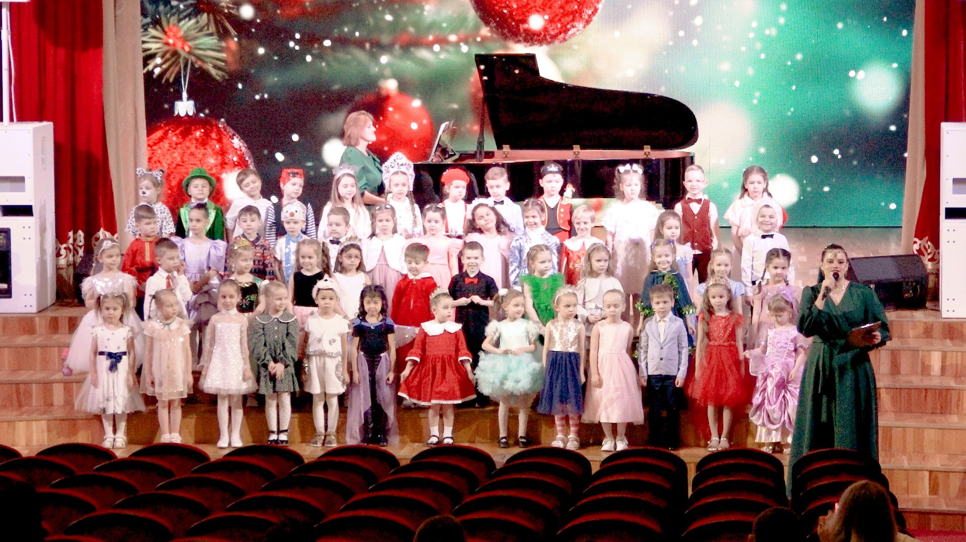 Новогодний концерт хора "Снежинка" (Шевченко ДА) смотреть онлайн