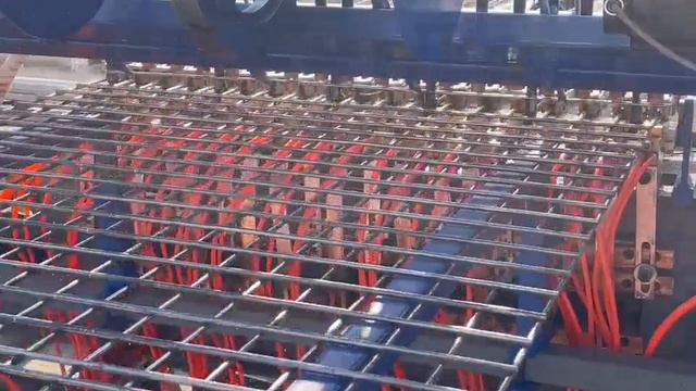 Полностью автоматическая машина для сварки сеток 220 смотреть онлайн